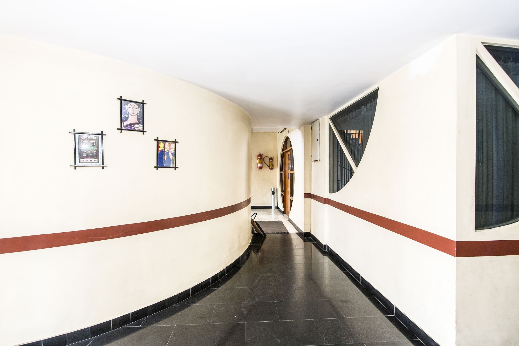 Fabhotel Shivangan Kolkata Airport - Fully Vaccinated Staff מראה חיצוני תמונה
